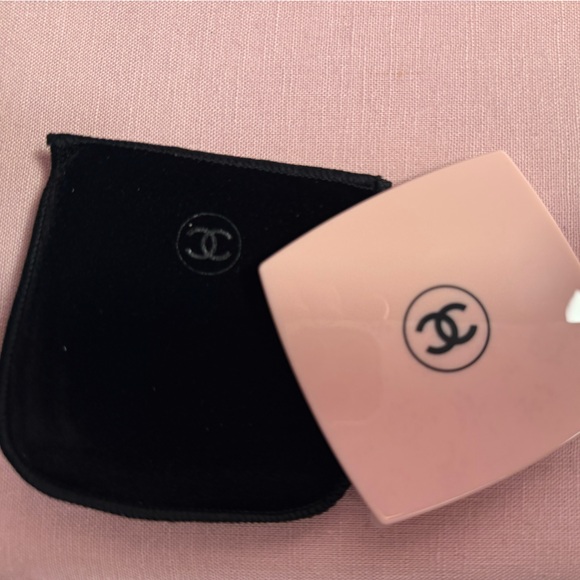 Chanel BUNDLE - Box, Mirror and Samples - Picture 4 of 10